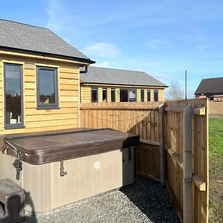 Edgmond Lodges - Scropton Hilton  Exterior photo
