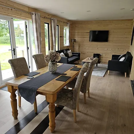 Edgmond Lodges - Scropton Hilton  Exterior photo