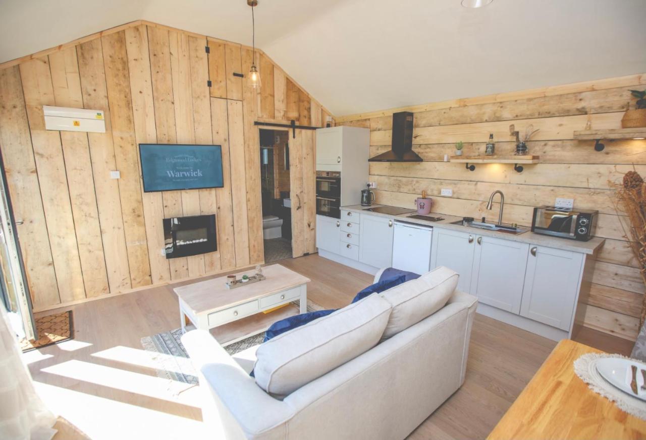 Alojamento de Turismo Selvagem Edgmond - 1 & 2 Bed Luxury Log With Private Hot Tubs Derbyshire Hilton (Derbyshire)