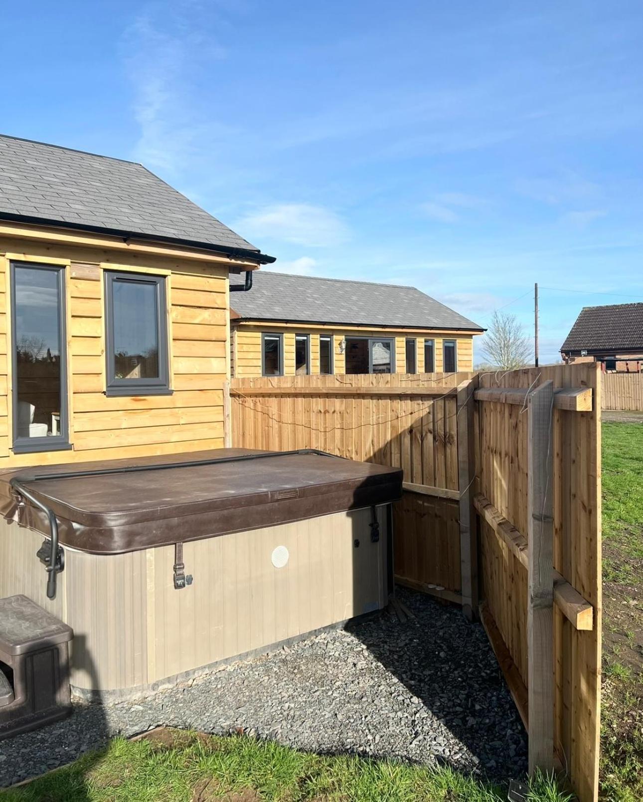 Edgmond - Scropton Lodge *