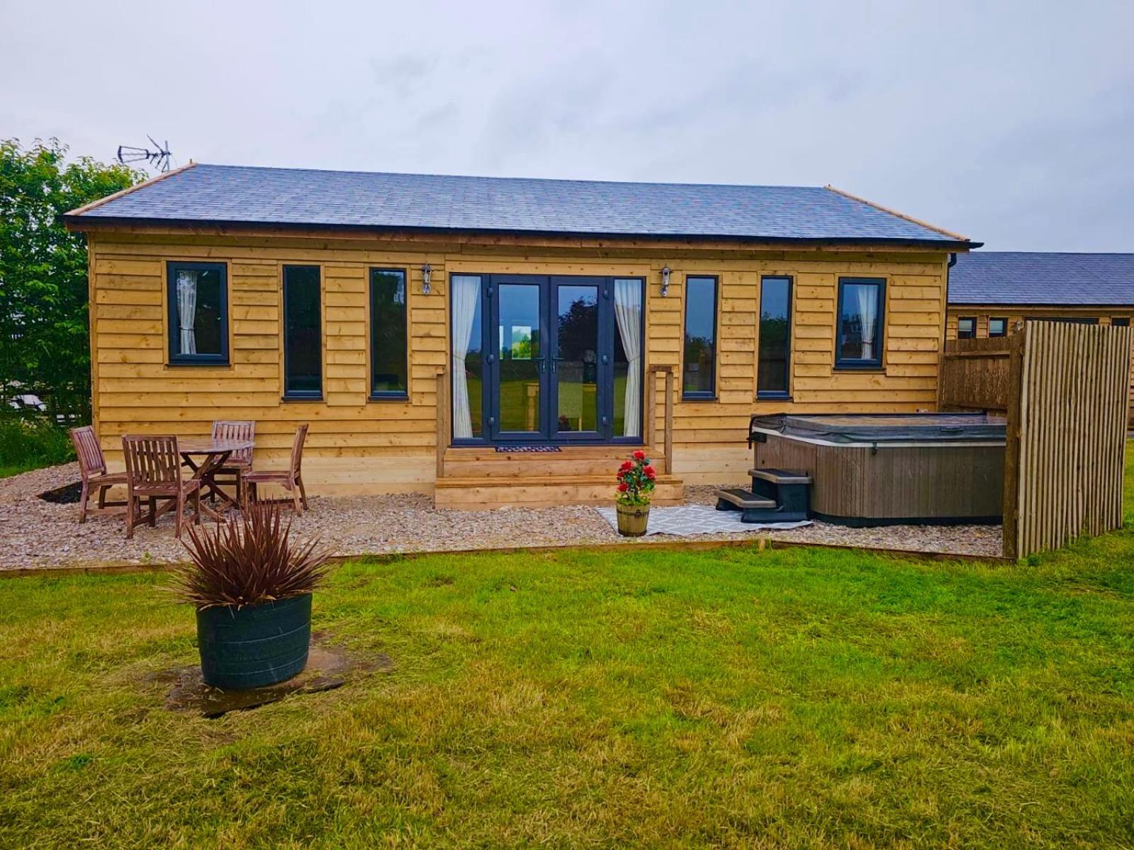 Lodge Edgmond - Scropton Hilton (Derbyshire)